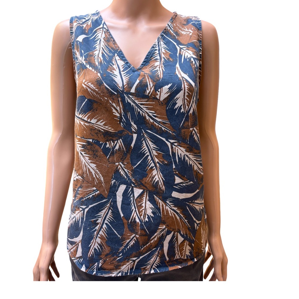C&C California Sleeveless Lyocell V-Neck Top Medium